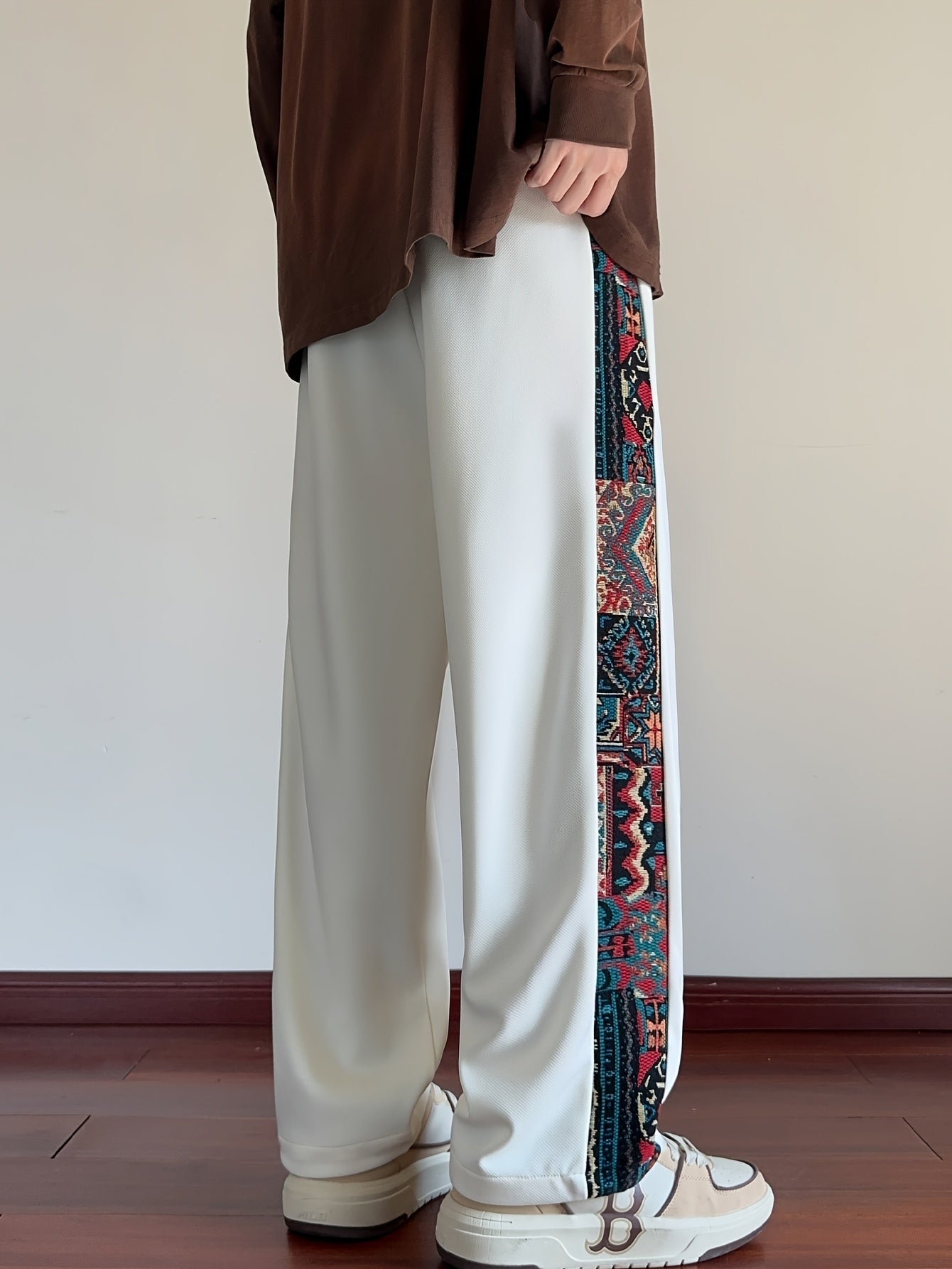 Men's Wide-Look Straight Pants with Ethnic-Embroidery Thigh - Loose-Fit Casual Trousers Suitable for Autumn/Winter Daily Wear, Hand Washable Straight Pants (No Dry)