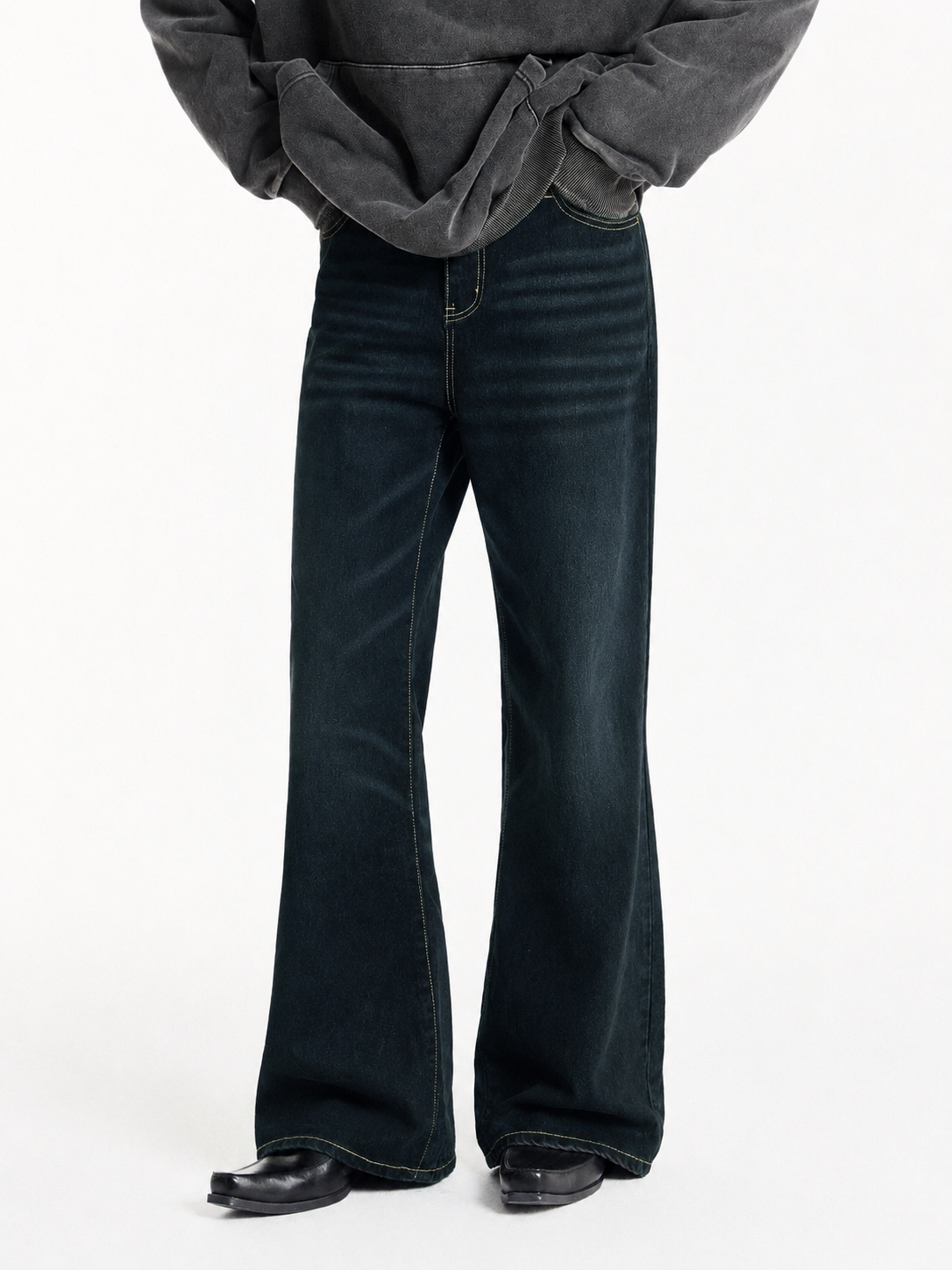 Drift Bootcut Jeans